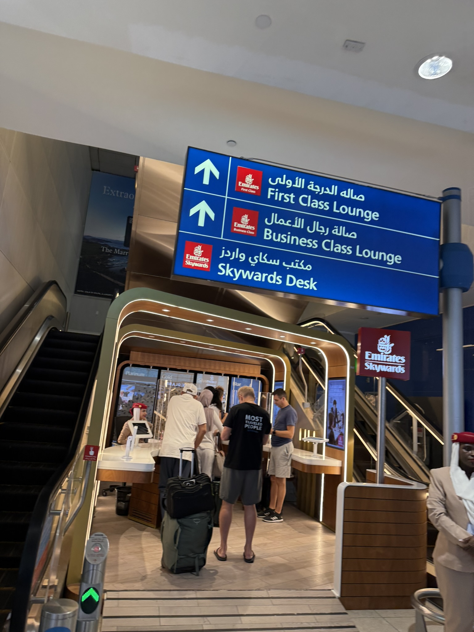 YOLO Solo Trip Part 7 – Emirates First Class Lounge Dubai Concourse B ...