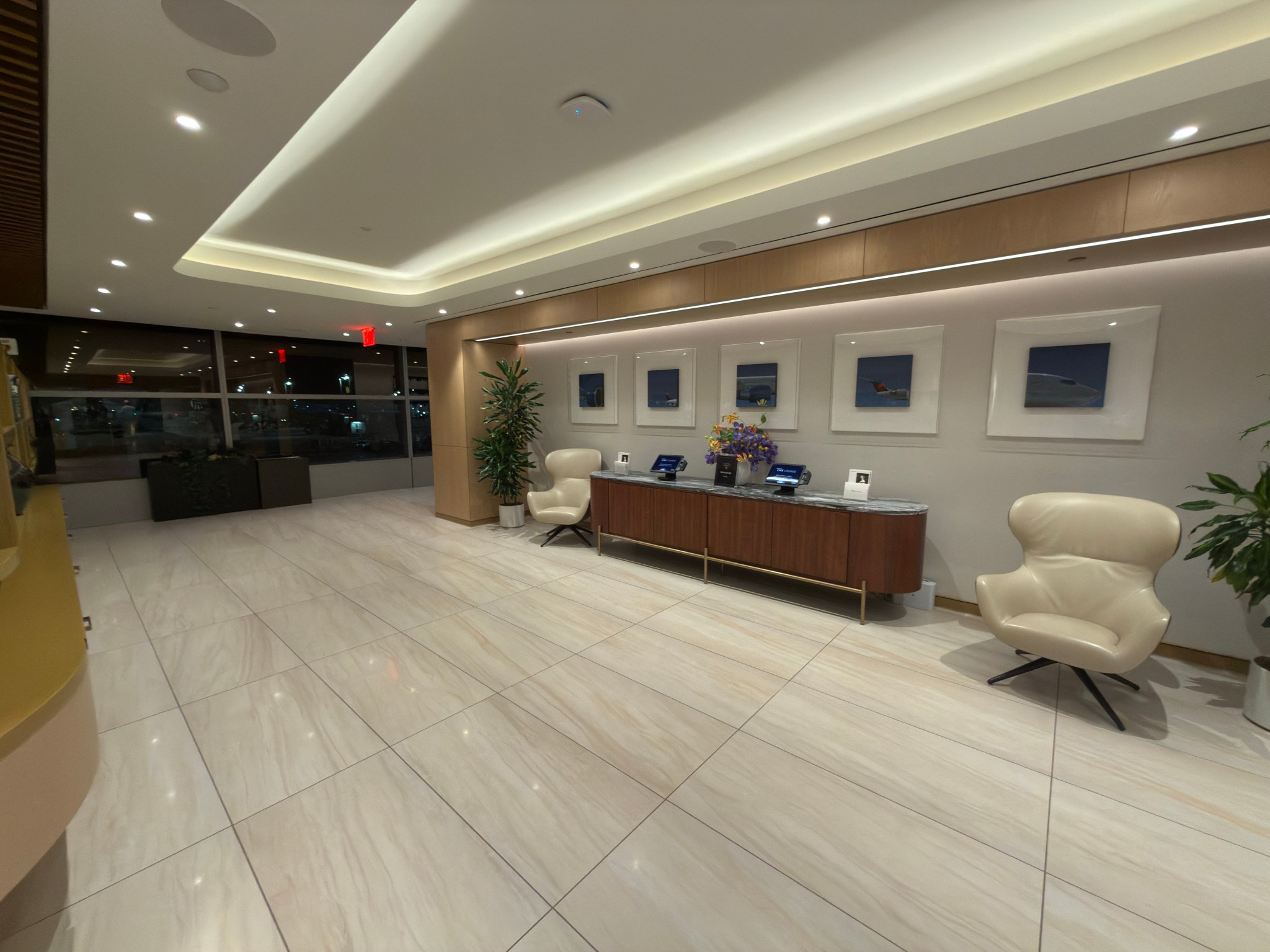 2026 UK Weekend Trip Part 1 - Delta One Lounge JFK Review - Empty ...
